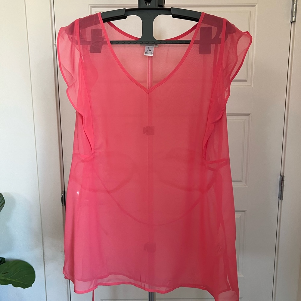 Pink maternity shirt with tie.